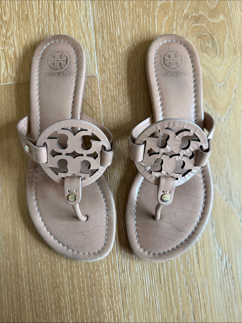 Tory Burch Leather Logo Thong Sandals in Nude Pink